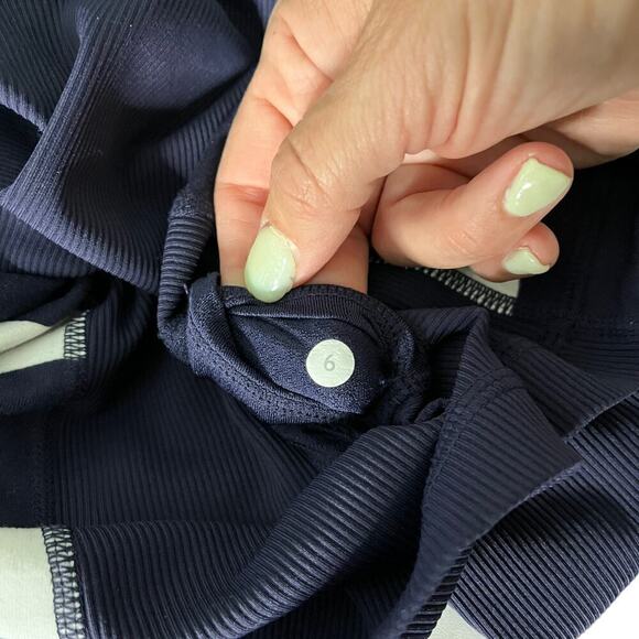 Lululemon Switch Back Long Sleeve Wide Bold Stripe White Deep Indigo Size 6 - Picture 13 of 14